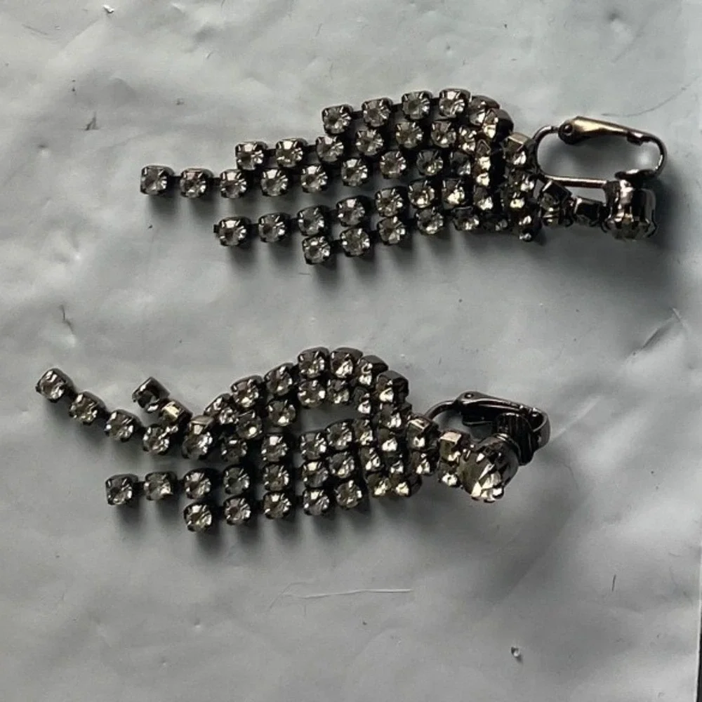 Sparkly Rhinestone Fish Clip On Earrings Dangle Charm for Women‎
